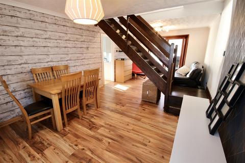 16 Lambert Close, Freshbrook, Swindon, SN5 8NY