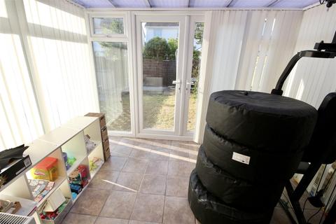 16 Lambert Close, Freshbrook, Swindon, SN5 8NY