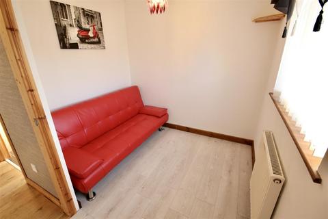 16 Lambert Close, Freshbrook, Swindon, SN5 8NY