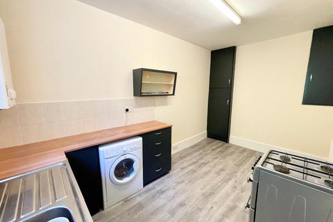 178 Lowergate, Huddersfield, HD3 4EP