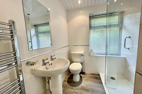 178 Lowergate, Huddersfield, HD3 4EP