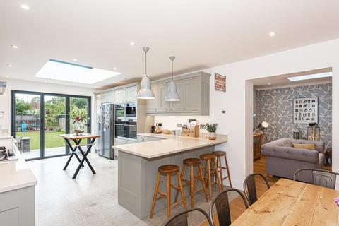 12 Hamilton Close, Epsom, KT19 8RG