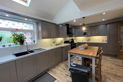 16 Torcross Close, Glenfield, Leicester, LE3 8AP