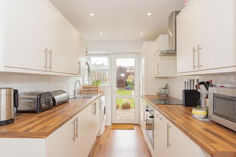 121 Long Walk, Epsom, KT18 5TU
