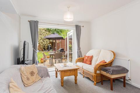 121 Long Walk, Epsom, KT18 5TU