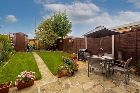 121 Long Walk, Epsom, KT18 5TU