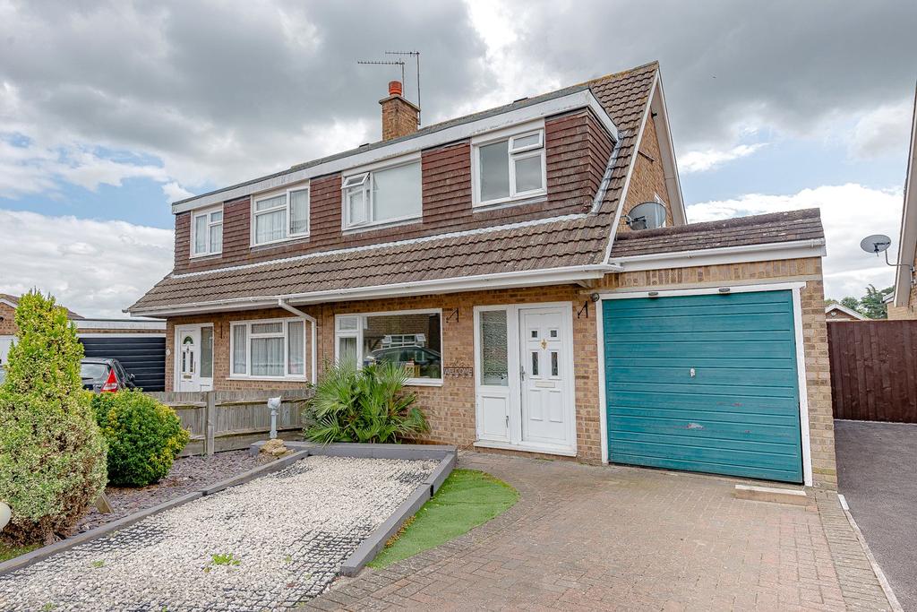 Chipstead Close, Maidstone, ME16 3 bed semidetached house £350,000