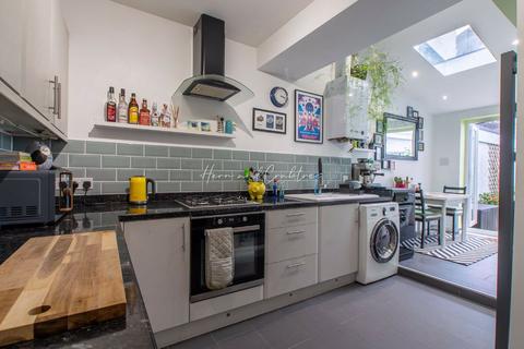 11a Lower Cathedral Road, Cardiff, CF11 6LU
