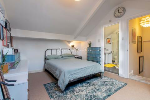 11a Lower Cathedral Road, Cardiff, CF11 6LU