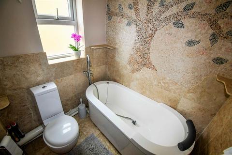 62 Bowmont Way, Kingswood, Hull, HU7 3HL