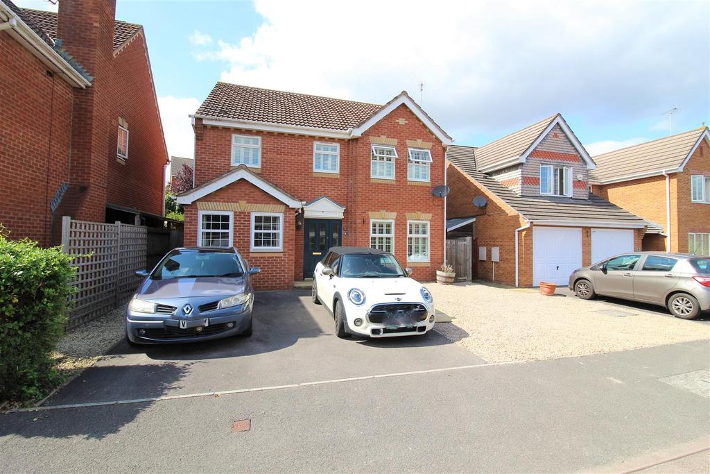 Horseshoe Way, Hempsted, Gloucester 5 bed detached house £450,000