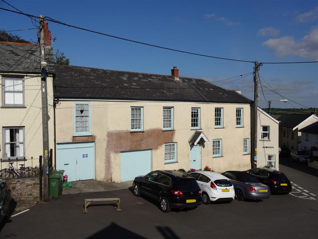 North Molton 5 bed terraced house £300,000