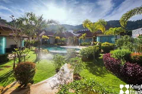 3 bedroom villa, Naiharn-Rawai Beach, Phuket, 1400 sq.m