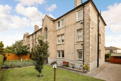 8/2 Restalrig Crescent, Edinburgh, EH7 6EX