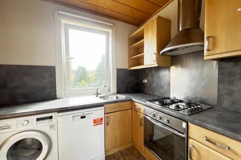 2 bedroom flat to rent, Saughton Gardens, Corstorphine, Edinburgh, EH12
