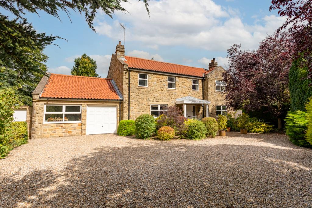 Sutton Howe, Sutton under Whitestonecliffe, Thirsk, YO7 2PS 4 bed
