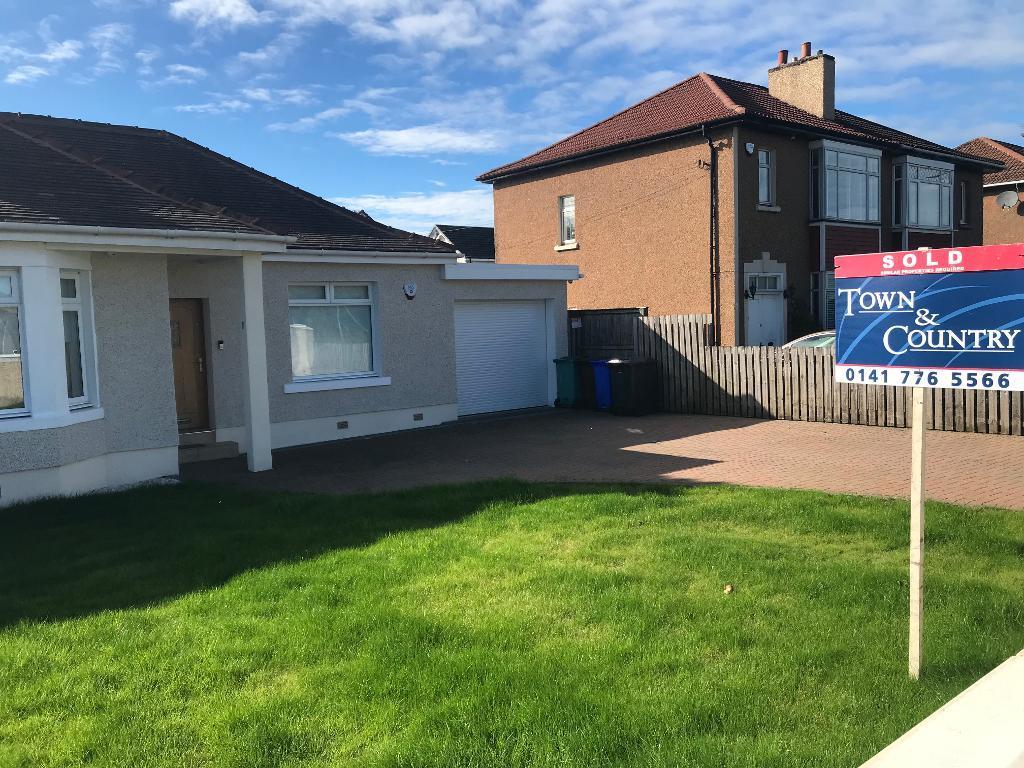 Lochend Road, Gartcosh, G69 8BE 4 bed semidetached house £270,000