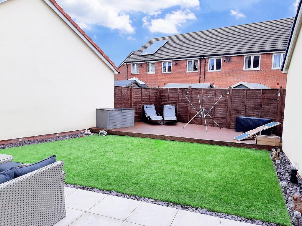 Mendip Road, WestonSuperMare, BS23 4 bed detached house £350,000