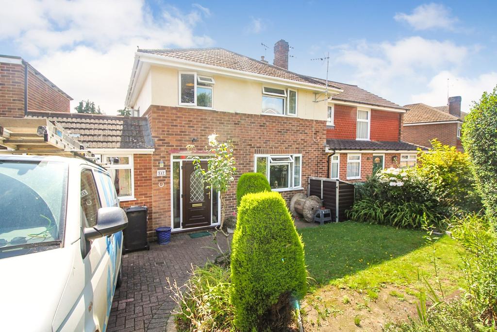 Fairford Road, Tilehurst, Reading, RG31 3 bed semidetached house £
