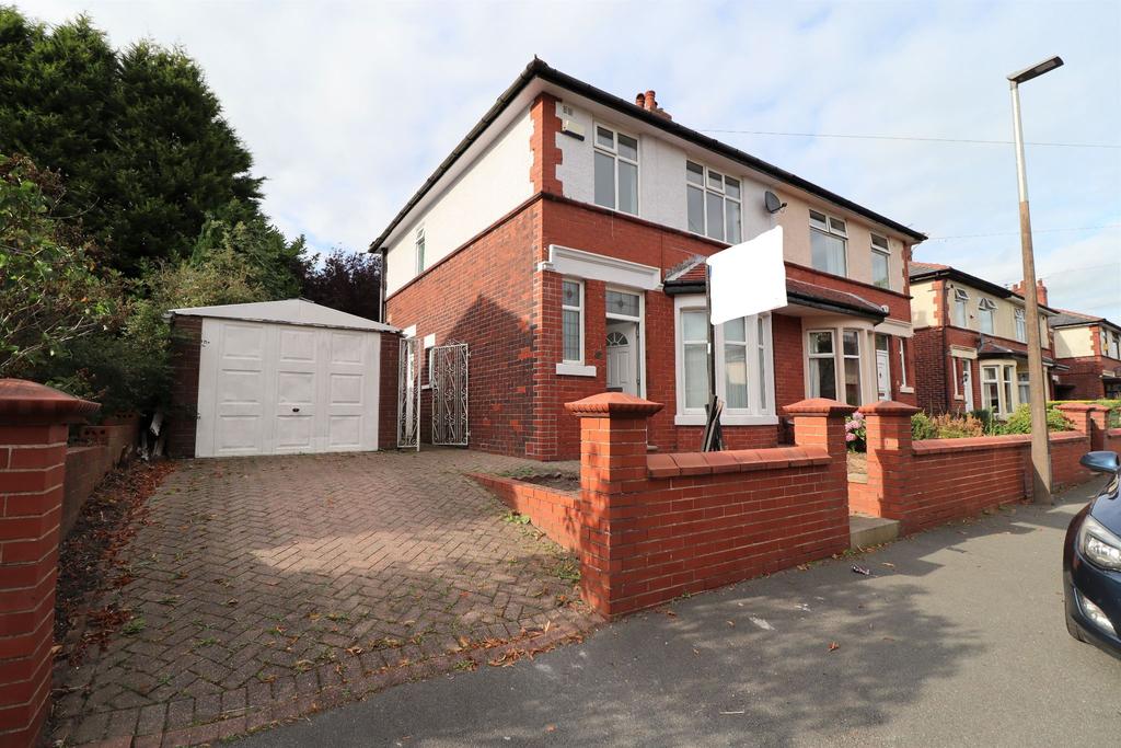 East Park Avenue, Blackburn, BB1 3 bed semidetached house £750 pcm