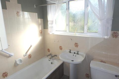 22 Barton Way, Barton On Sea, New Milton, BH25 7JN