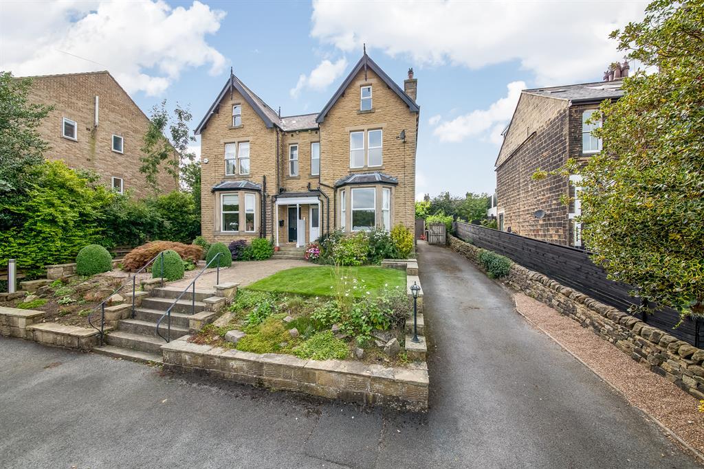 Bradford Road, Menston, Ilkley, LS29 4 bed semidetached house £460,000