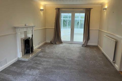 5 bedroom detached house to rent, Cherry Grove, Hungerford