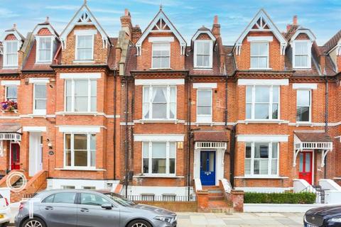 6d Willoughby Road, London, NW3 1SA
