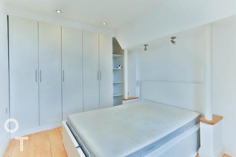 6d Willoughby Road, London, NW3 1SA