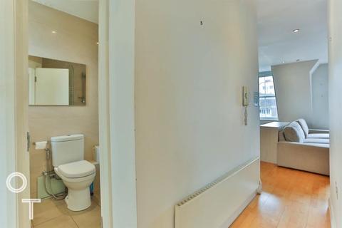 6d Willoughby Road, London, NW3 1SA