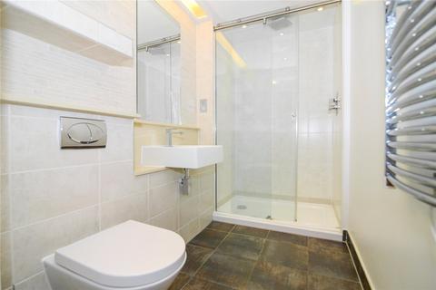 8 Southmead Gardens, Teddington, TW11 9EZ