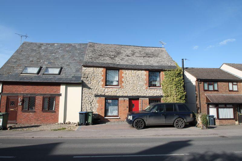High Street, Purton, Wiltshire. 4 bed semidetached house £1,250 pcm