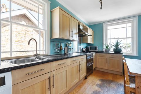 21d Trinity Place, Windsor, SL4 3AT