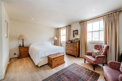 7 Albion Street, London, W2 2AS