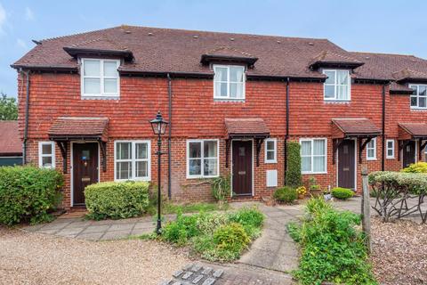 17 Barncroft, Farnham, GU9 8RU