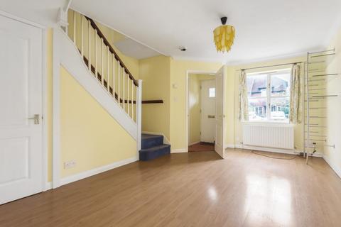 17 Barncroft, Farnham, GU9 8RU