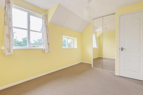 17 Barncroft, Farnham, GU9 8RU