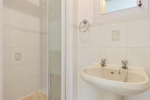 17 Barncroft, Farnham, GU9 8RU