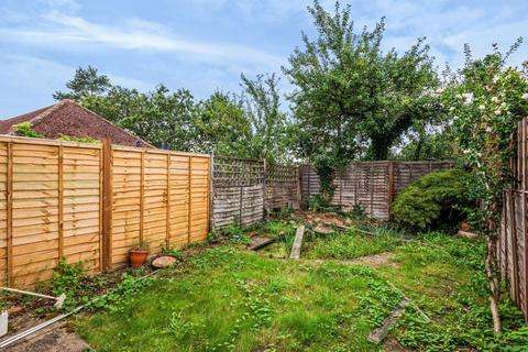 17 Barncroft, Farnham, GU9 8RU