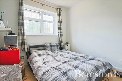 148 Clockhouse Lane, Romford, RM5 2TJ