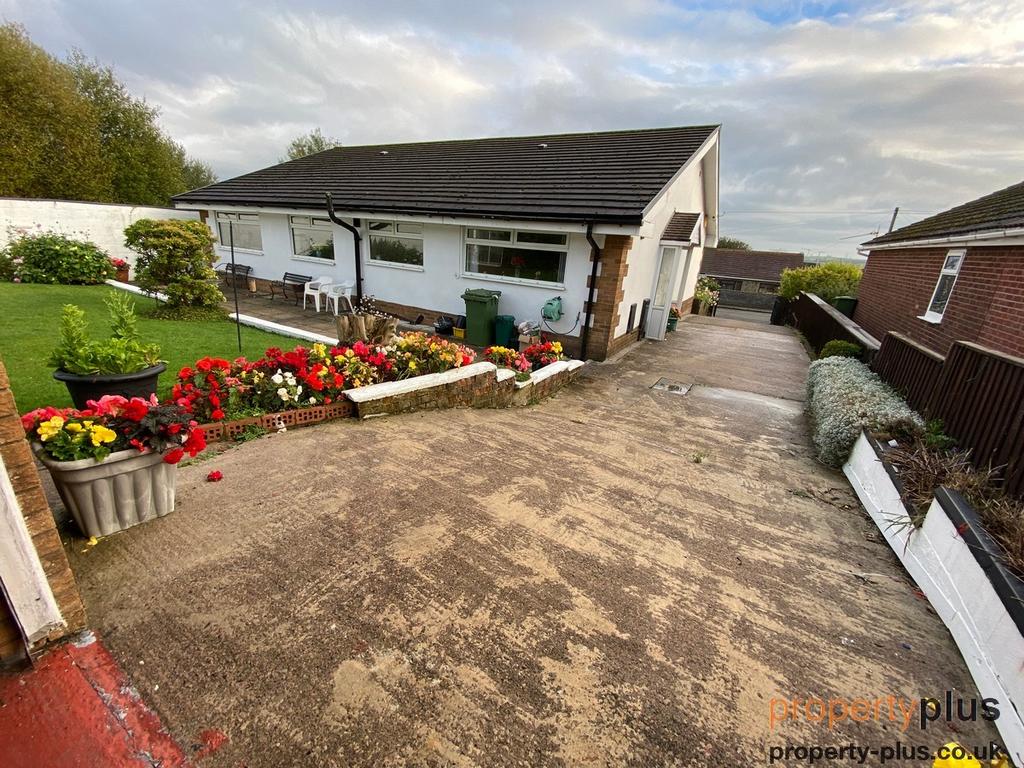 Maes Y Bryn, Tonyrefail Porth 3 bed detached bungalow £289,000