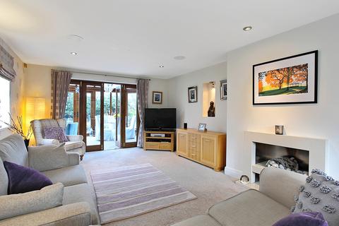 Elm Lea Brandy Carr Road, Kirkhamgate, Wakefield, WF2 0RJ