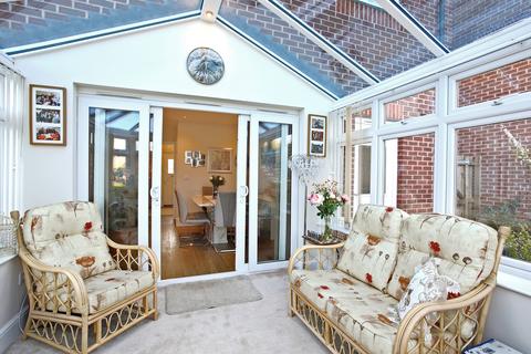 46 Eton Walk, Wakefield, WF1 2FE
