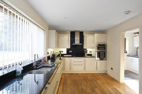79 Brandy Carr Road, Kirkhamgate, Wakefield, WF2 0RJ