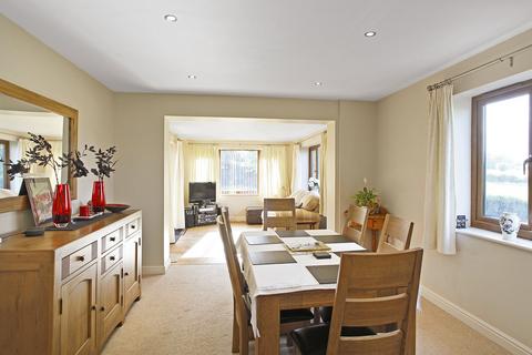 79 Brandy Carr Road, Kirkhamgate, Wakefield, WF2 0RJ
