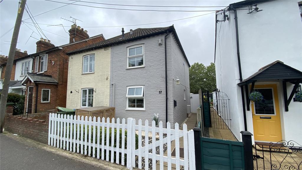 Binfield Road, Bracknell, Berkshire, RG42 2 bed semidetached house £