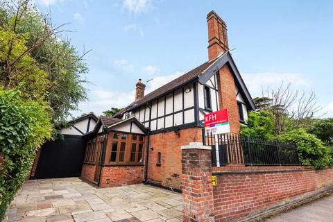 14 Logs Hill, Chislehurst, BR7 5LW