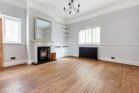 14 Logs Hill, Chislehurst, BR7 5LW