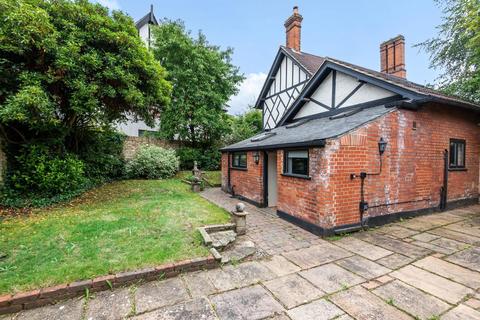 14 Logs Hill, Chislehurst, BR7 5LW