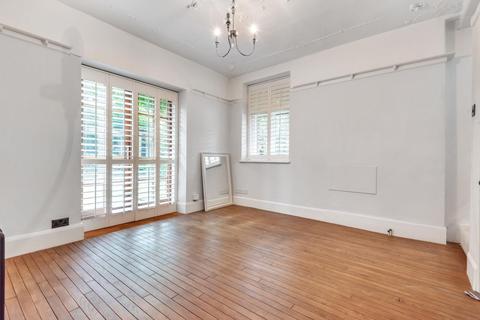 14 Logs Hill, Chislehurst, BR7 5LW